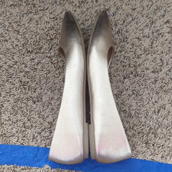Christian Siriano Metallic Gold Flats - Picture 5 of 9